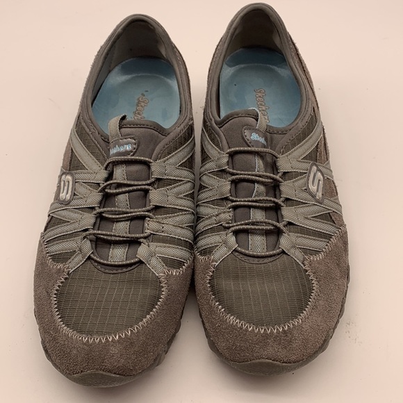 Skechers Relaxed Fit Gray Suede Sport Shoes Size 9 - Picture 2 of 9